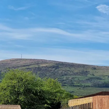Spacious House City Skyline And Mountain Views Close Too Belfast Centre And Airports Free Parking Exterior photo