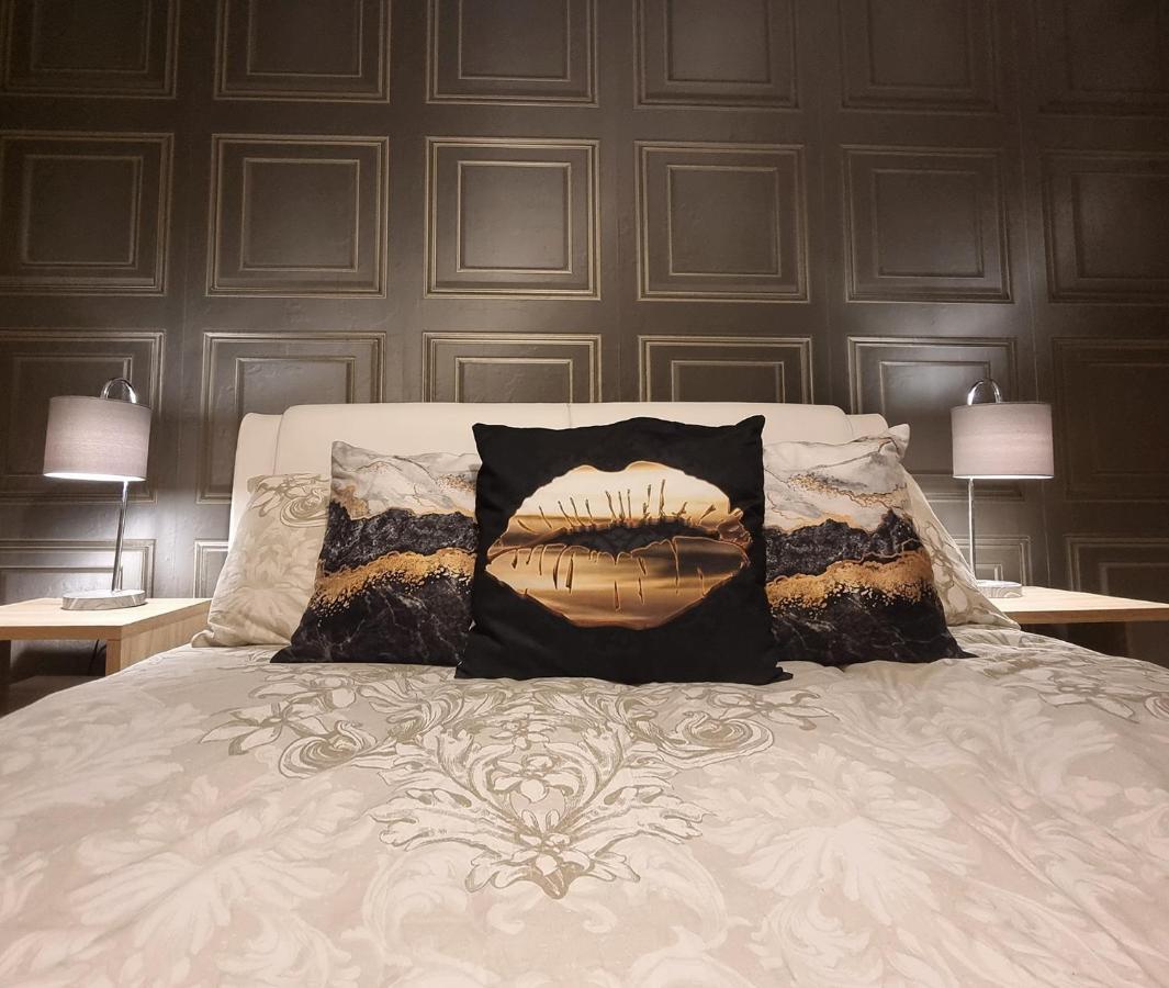 Villa Spacious House Skyline And Mountain Views Close Too Centre And Airports Free Parking Belfast